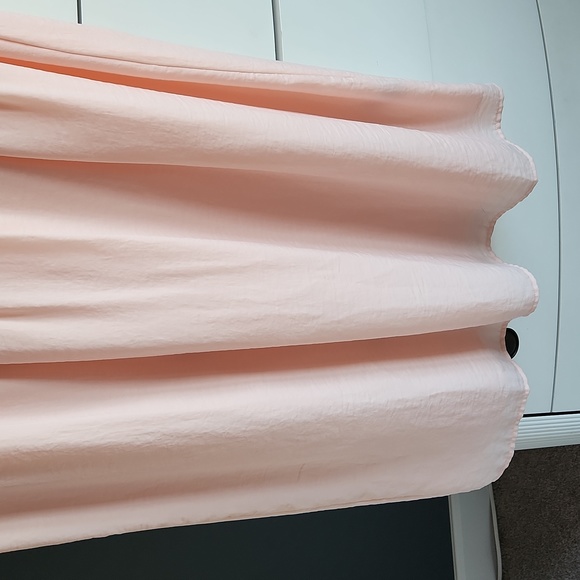 Beautiful soft pink dress! - Picture 4 of 10